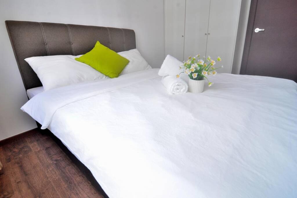 Vivacity Jazz Suite New Luxury Vivacity Cozy Home Lv8 Kuching Exteriör bild